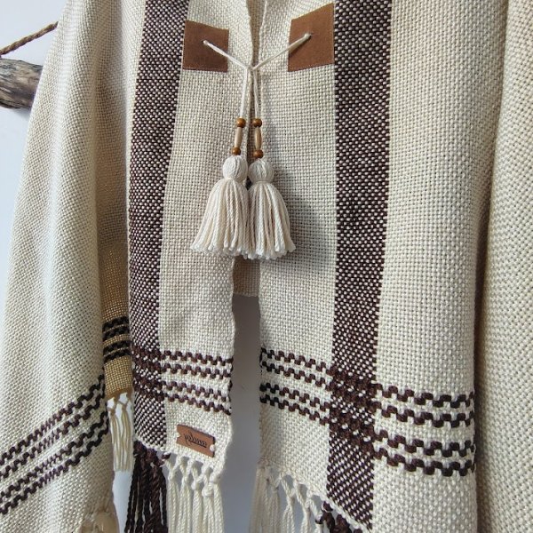 Ponchos tejidos en telar artesanales Liuco